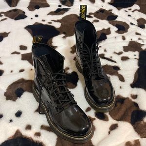Dr. Marten Doc Marten | 1460 WOMEN'S PATENT LEATHER LACE UP BOOTS | US women’s 9
